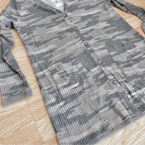 NWT Daytrip (Buckle) Charcoal Grey Camo Brushed Waffle Long Buttoned Cardigan S - Picture 3 of 8